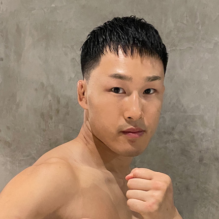 FightBase 木曜日 16:00-17:30フリー、17:30-18:30Jr.柔術、19:00-20:00ミットフィット 担当 スソン Susung